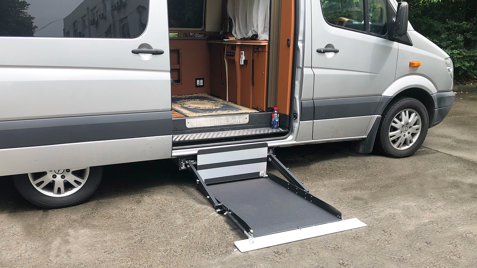 Mini-UVL Wheelchair Lift