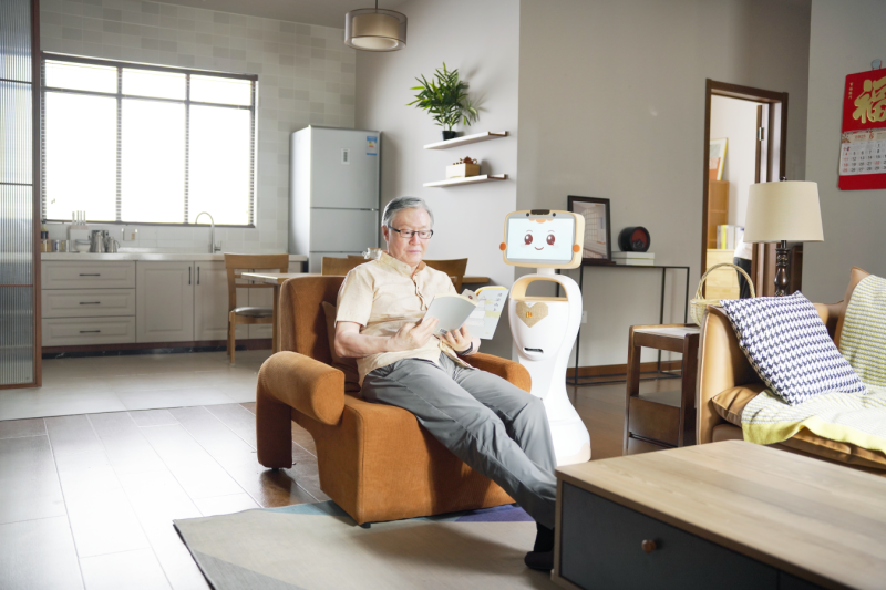 小麗長者陪伴機器人-